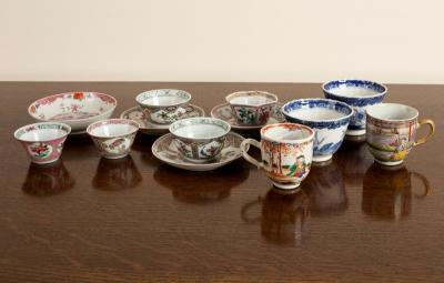 Appraisal: A pair of famille rose teabowls and saucers Yongzheng period