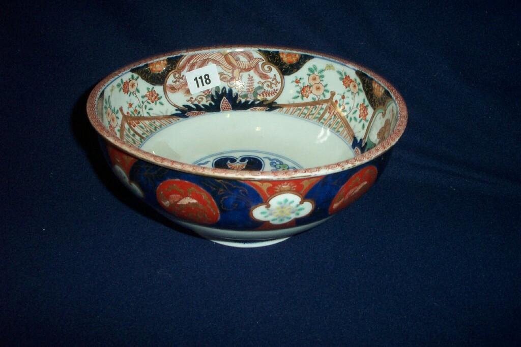 Appraisal: A th century Imari bowl with blue heart shaped motifs