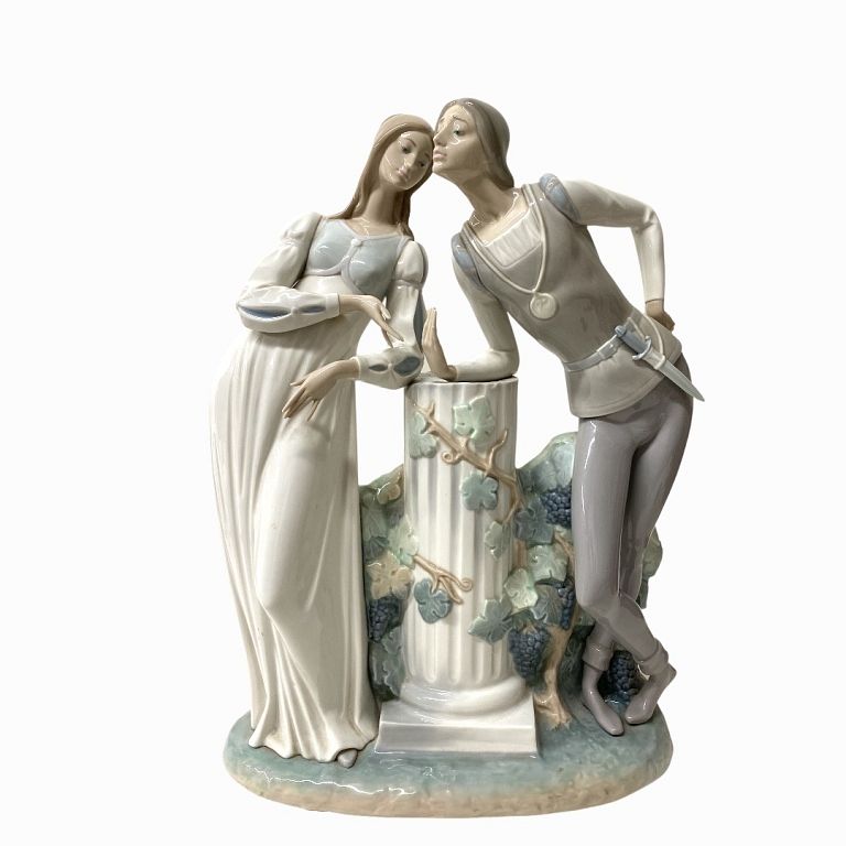 Appraisal: Lladro Romeo and Juliet The Lovers Figurine Lladro Romeo and