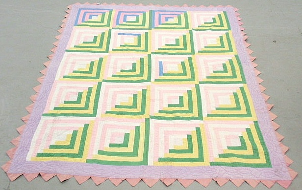 Appraisal: Log cabin pieced quilt with saw tooth border x