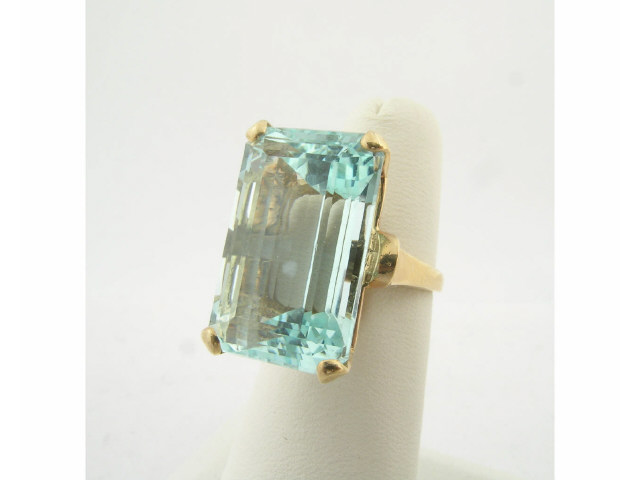 Appraisal: Lady's K yellow gold ring with x mm emerald cut