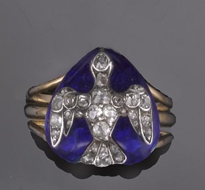 Appraisal: A th Century ring with a diamond set dove on