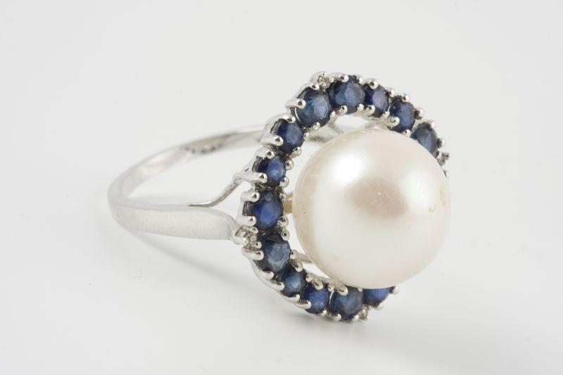 Appraisal: Pearl Sapphire and Diamond Ring one large dia South Sea