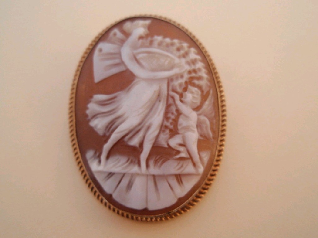 Appraisal: A shell cameo in a ct gold frame