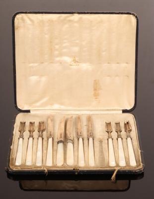 Appraisal: Six silver dessert forks with mother-of-pearl handles Sheffield three matching