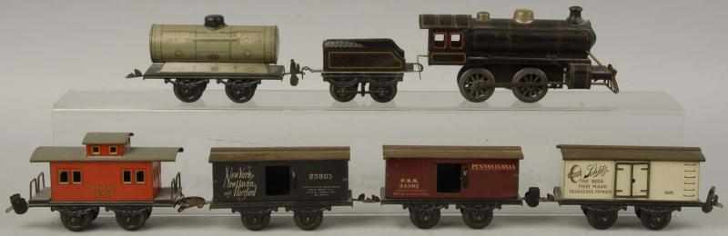 Appraisal: Scarce Fandor O-Gauge Wind-Up Freight Train Set Description German Marked