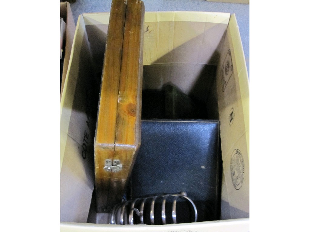 Appraisal: Box of cased cutlery sets