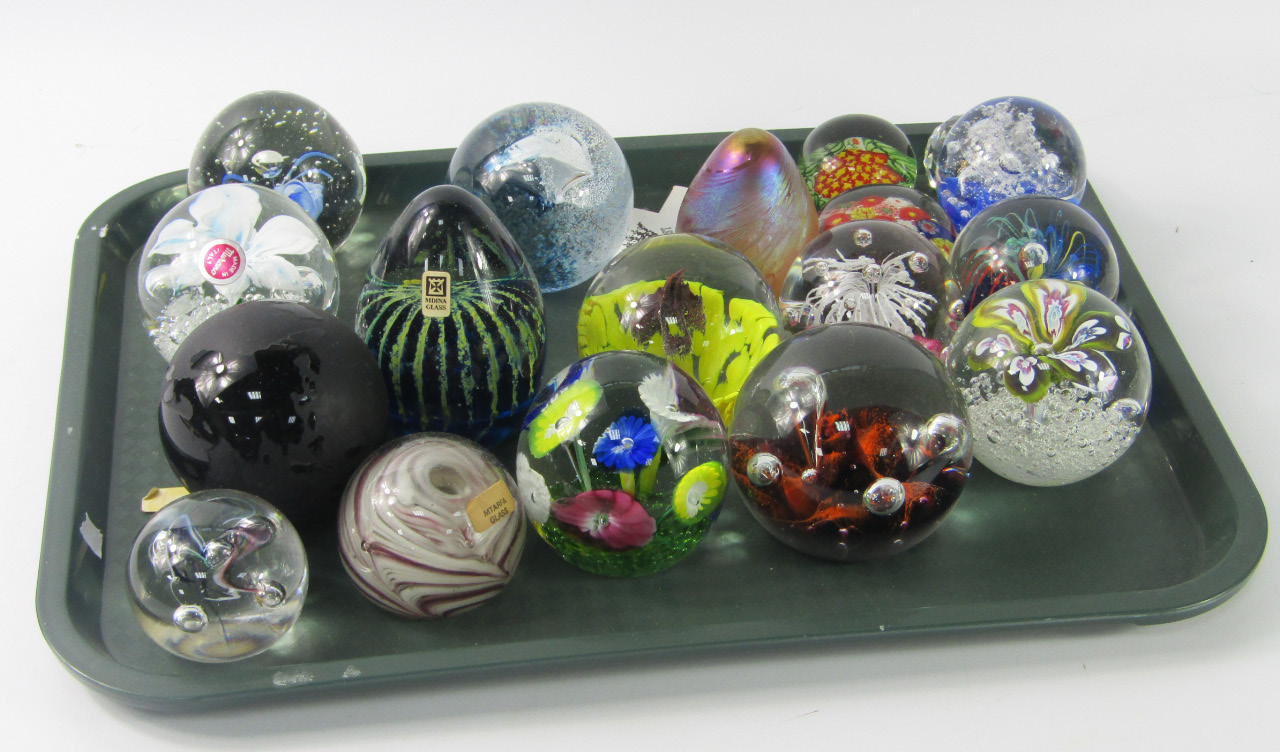 Appraisal: Glass paperweights including Wedgwood Tweedsmuir Mtorfa Mdina and Murano