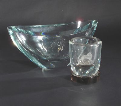 Appraisal: A Stromberg glass bowl elliptical heavy clear glass form and