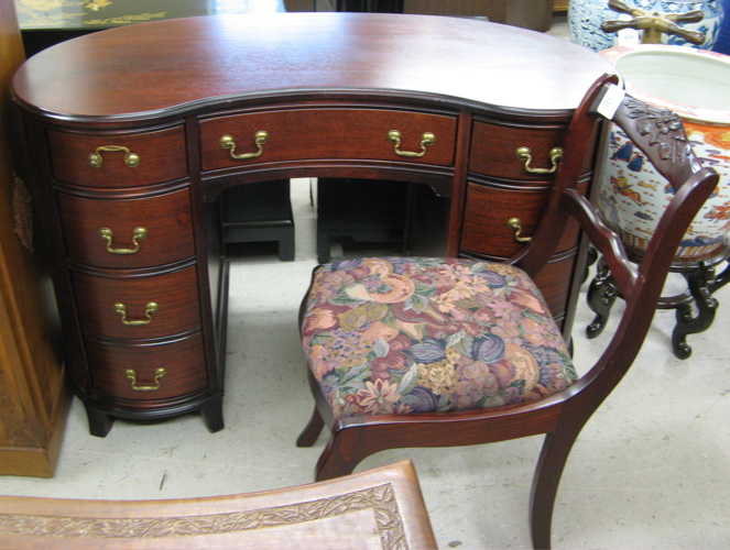 Appraisal: FEDERAL STYLE MAHOGANY KIDNEY DESK AND CHAIR American mid th