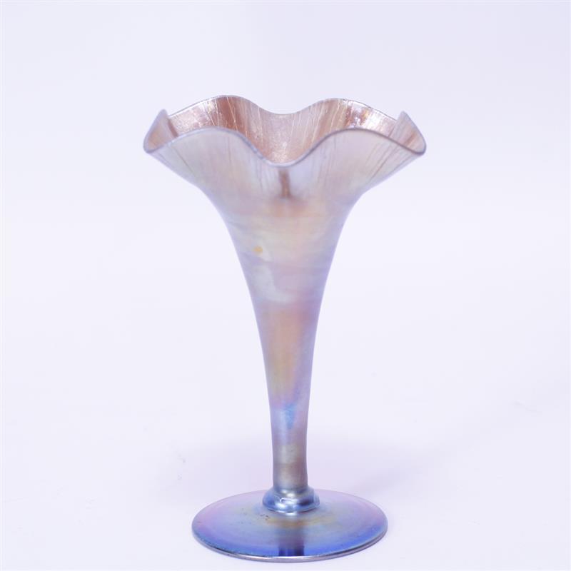 Appraisal: Steuben Art Glass Gold Aurene flared ruffle footed vase Fleur