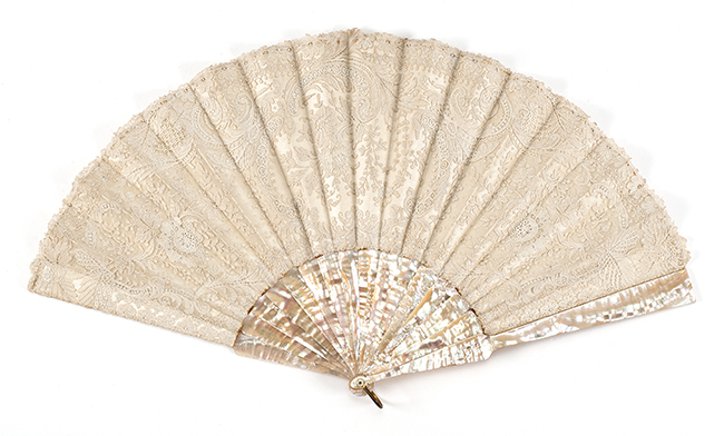 Appraisal: BEAUTIFUL WHITE SATIN LACE AND MOTHER-OF-PEARL FOLDING WEDDING FAN Mid-