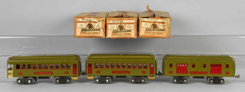 Appraisal: Lot of Lionel Standard-Gauge Passenger Cars Description American Includes no