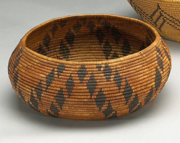 Appraisal: A Pomo basket Tightly woven in a pattern of zigzag