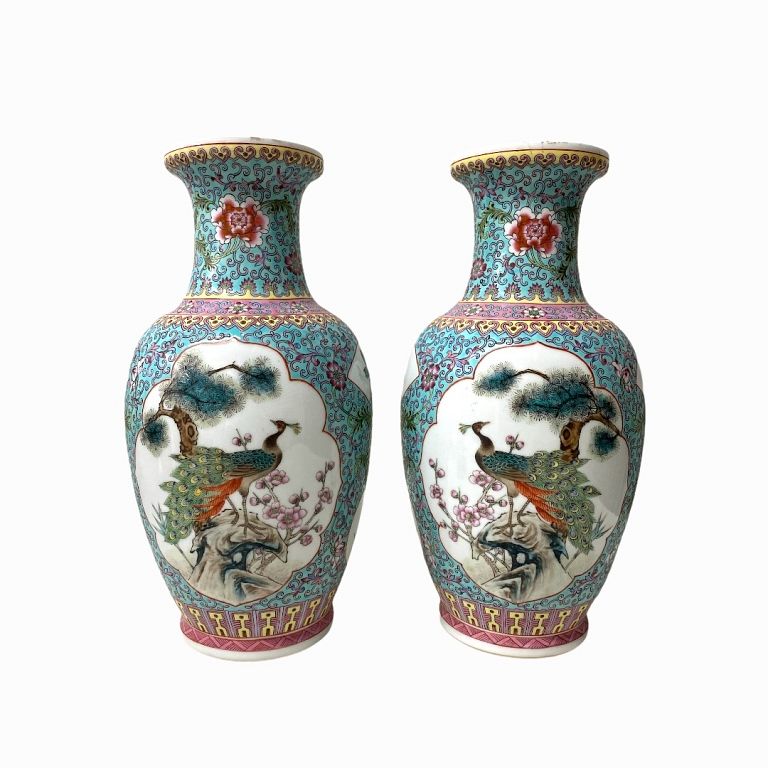 Appraisal: Pair of th Century Chinese Porcelain Vases Pair Of th