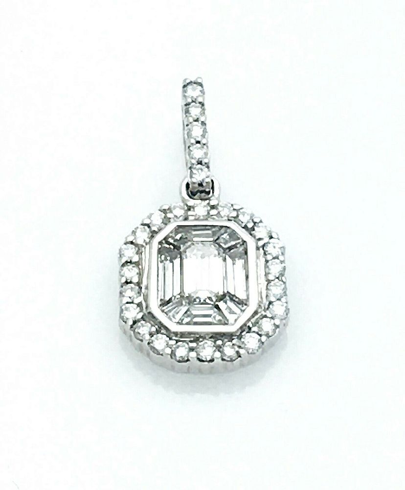 Appraisal: k White Gold TCW Diamond Pendant k White g Gold