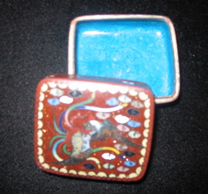 Appraisal: A JAPANESE GOLDSTONE CLOISONNE PILL BOX having fine hand enameled