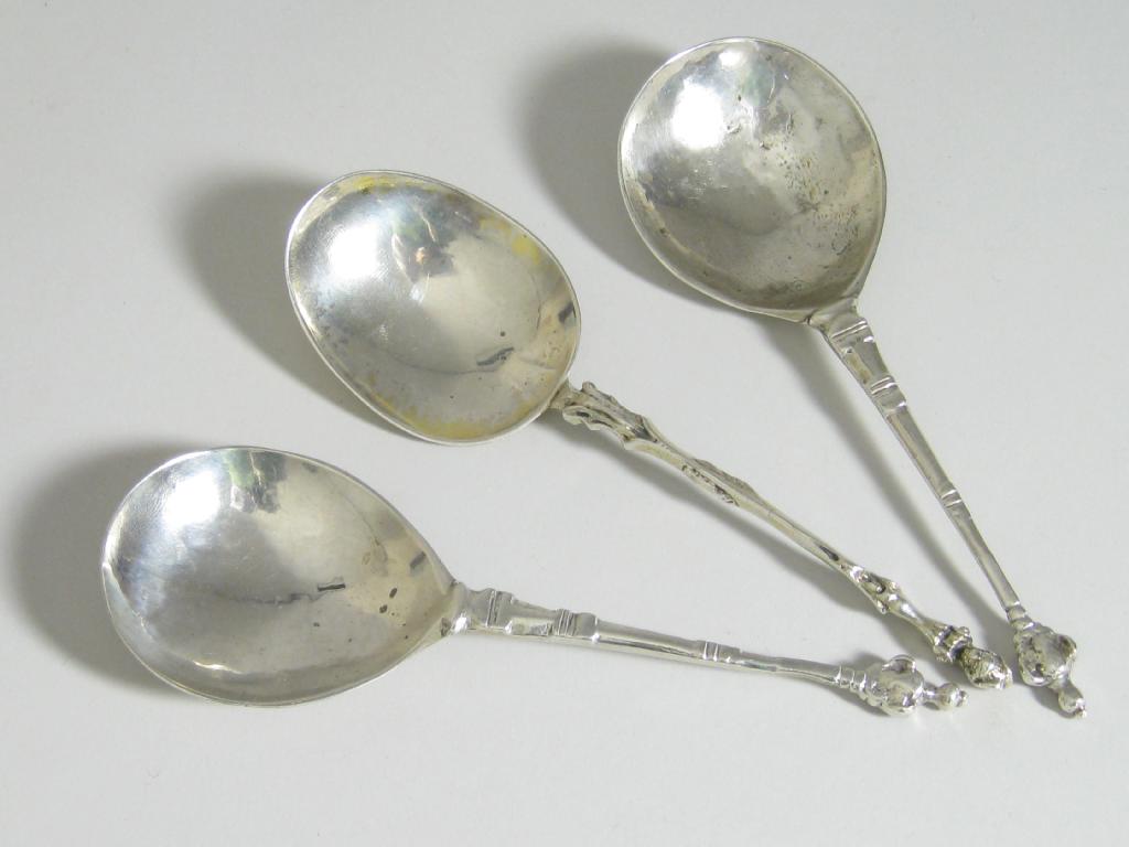 Appraisal: A silver and parcel-gilt Maidenhead Spoon with leafage stem rat-tail