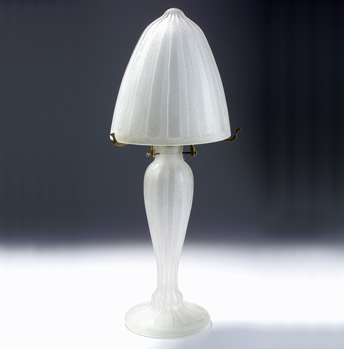 Appraisal: DAUM Attr Art Deco etched glass table lamp in ribbed