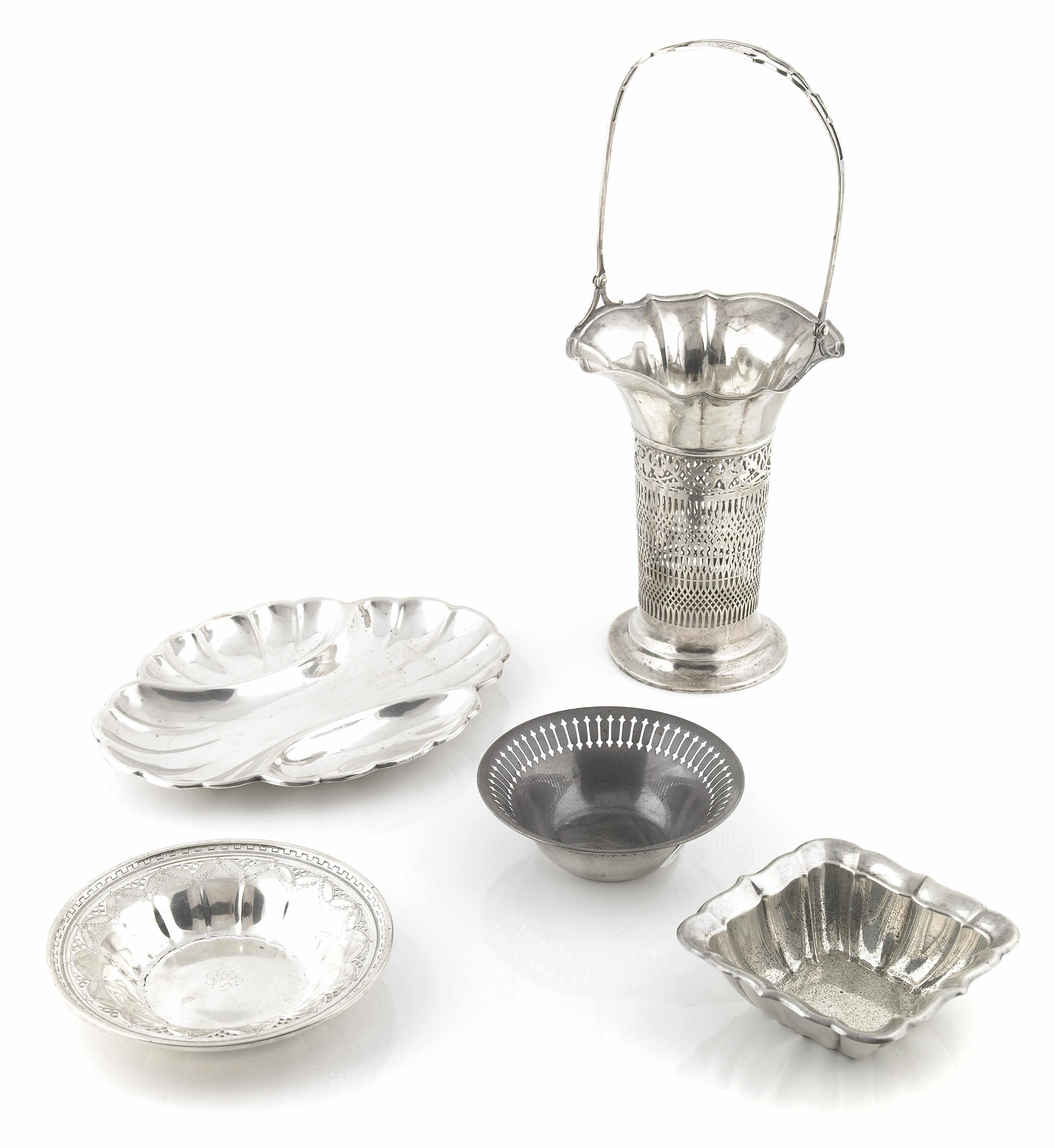 Appraisal: A group of American sterling silver hollowware th centuryIncluding a