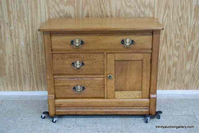 Appraisal: Antique Oak Dry Sink - Wash StandFrom an estate c