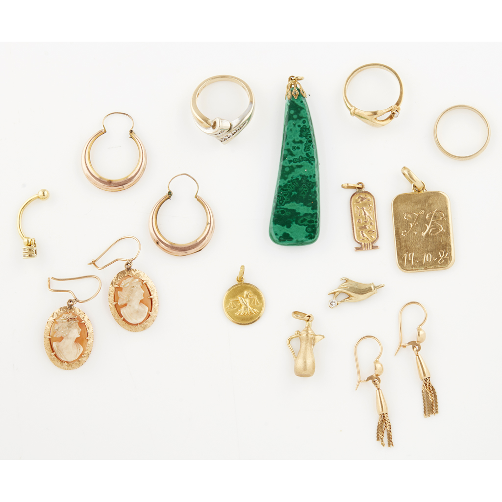 Appraisal: A collection of gold and gem set jewellery to include