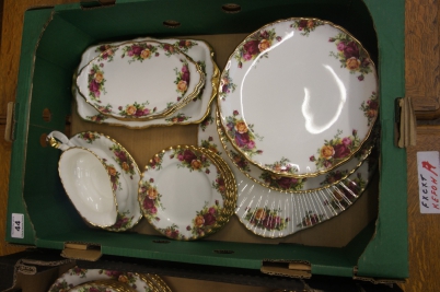 Appraisal: A collection of Royal Albert Old Country Rose to consist