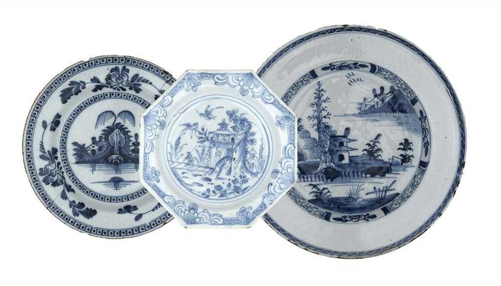 Appraisal: AN ENGLISH DELFTWARE OCTAGONAL PLATE painted in cobalt with a