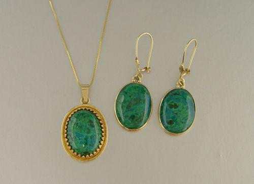 Appraisal: EGYPTIAN MALACHITE NECKLACE AND EARRINGS K yellow gold necklace and