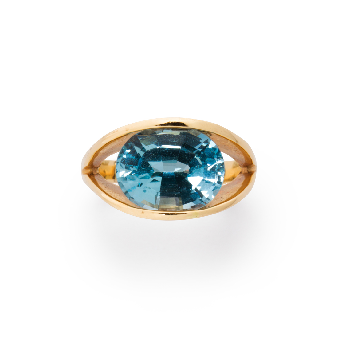 Appraisal: A BLUE TOPAZ AND FOURTEEN KARAT GOLD RING A blue