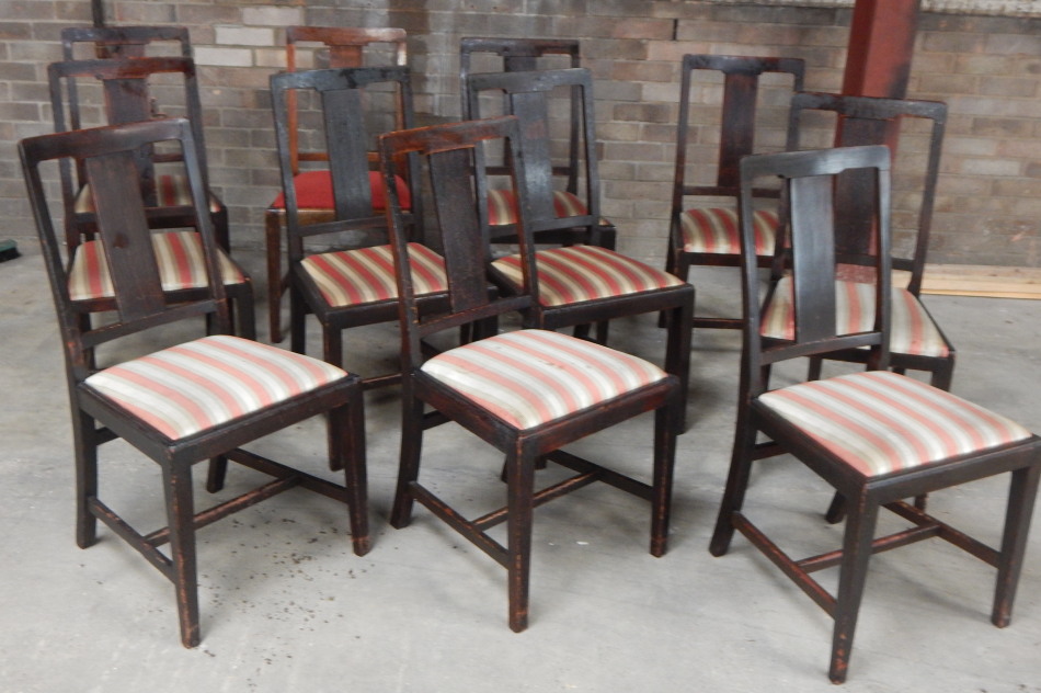 Appraisal: A set of twelve thC oak framed boadroom chairs each