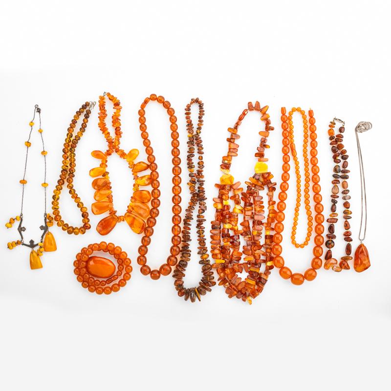 Appraisal: COLLECTION OF AMBER JEWELRY Condition Report