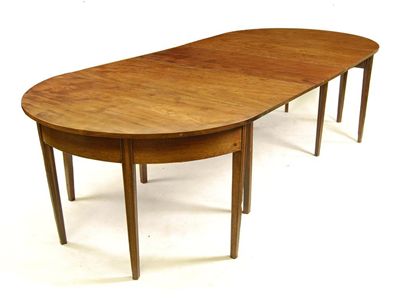 Appraisal: A mahogany extending dining table of a pair of 'D'