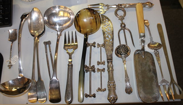 Appraisal: A COLLECTION OF MISCELLANEOUS PLATED WARE to include two ladles