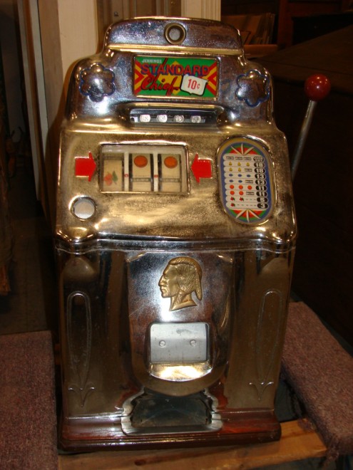 Appraisal: Standard Chief -cent Slot Machine Slot Machine is first half