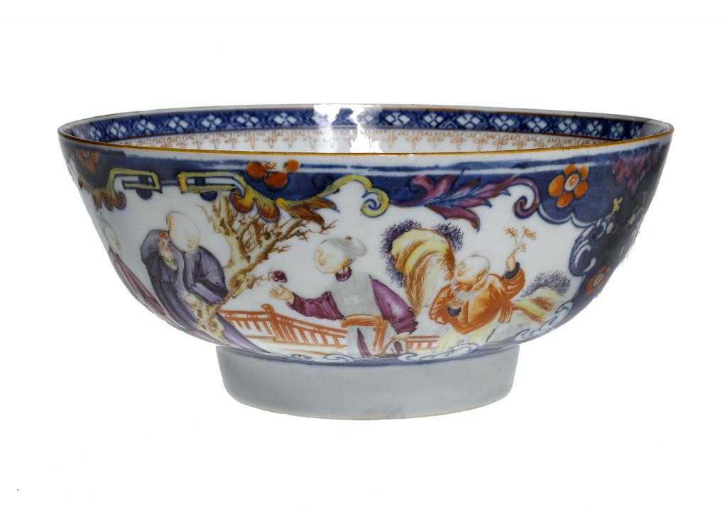 Appraisal: A CHINESE EXPORT PORCELAIN BOWL painted in underglaze blue and