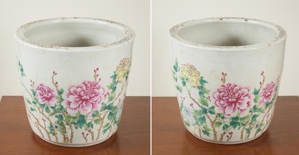 Appraisal: PAIR OF CHINESE FAMILLE ROSE PORCELAIN PLANTERS each a round