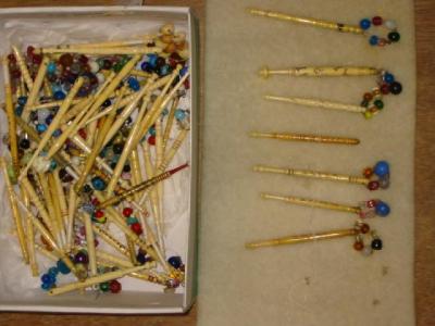 Appraisal: A COLLECTION OF LACE BOBBINS similar to previous lot