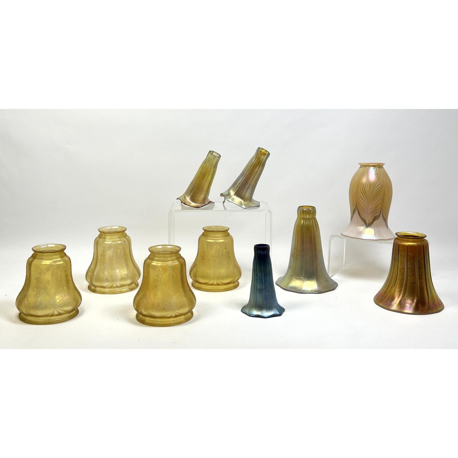 Appraisal: Collection of Art Glass Single Light Shades Set of Matching