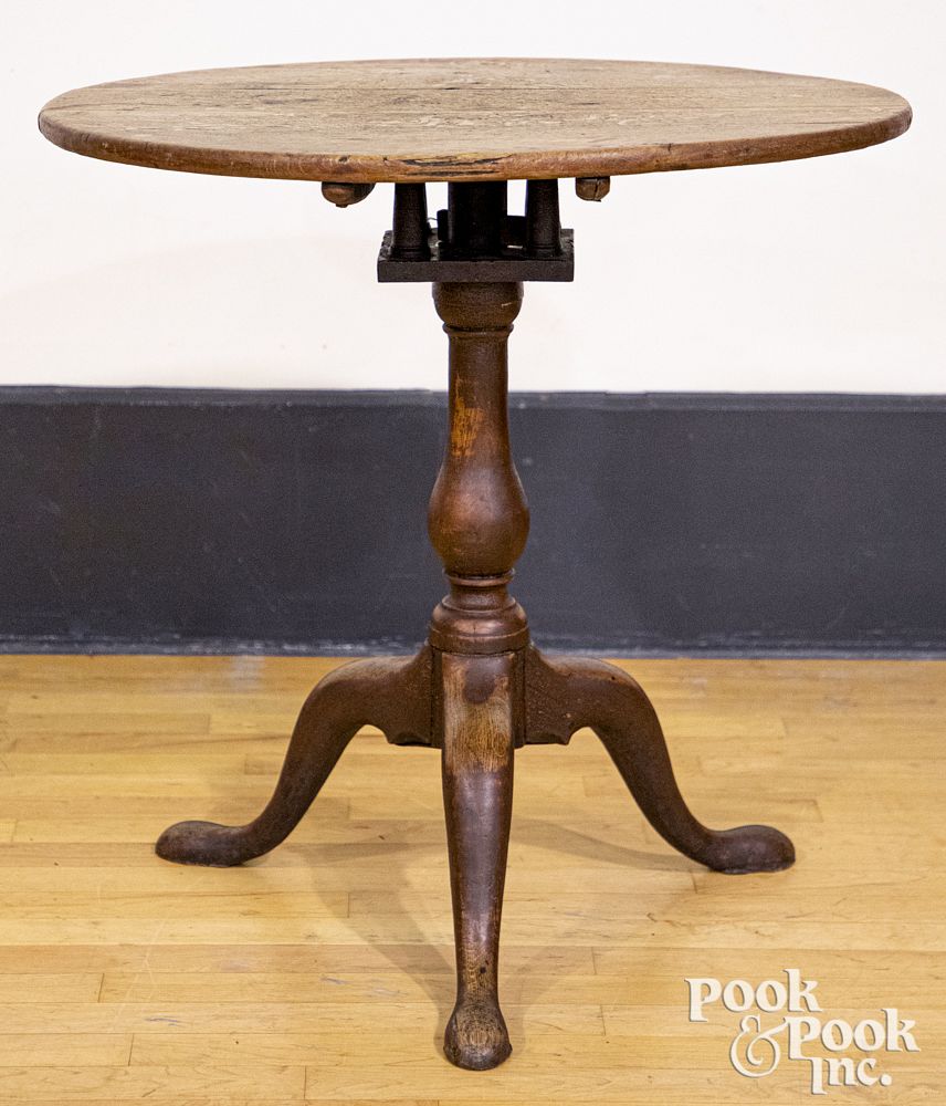 Appraisal: Oak tea table th c Oak tea table th c