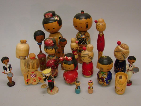 Appraisal: Lot of wooden Asian dolls Most appear to be Japanese