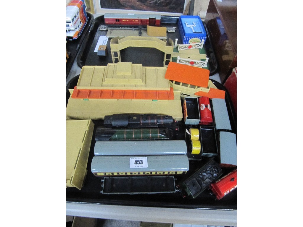 Appraisal: A lot comprising assorted model train equipment carriages tankers Royal