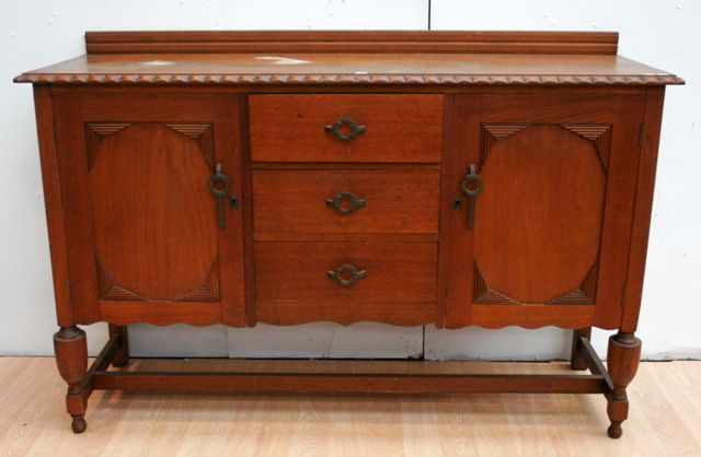 Appraisal: A 's Australian oak sideboard cms long x cms wide