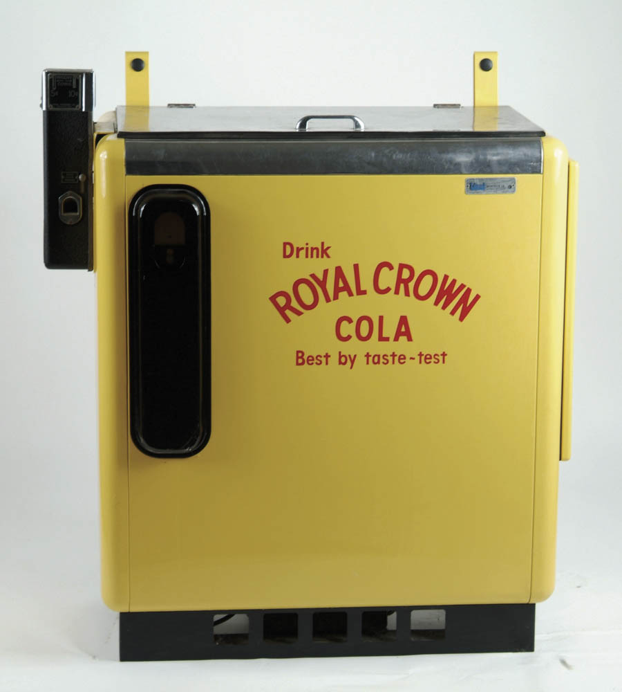 Appraisal: ROYAL CROWN IDEAL MODEL COIN-OP COOLER This non-embossed generic model