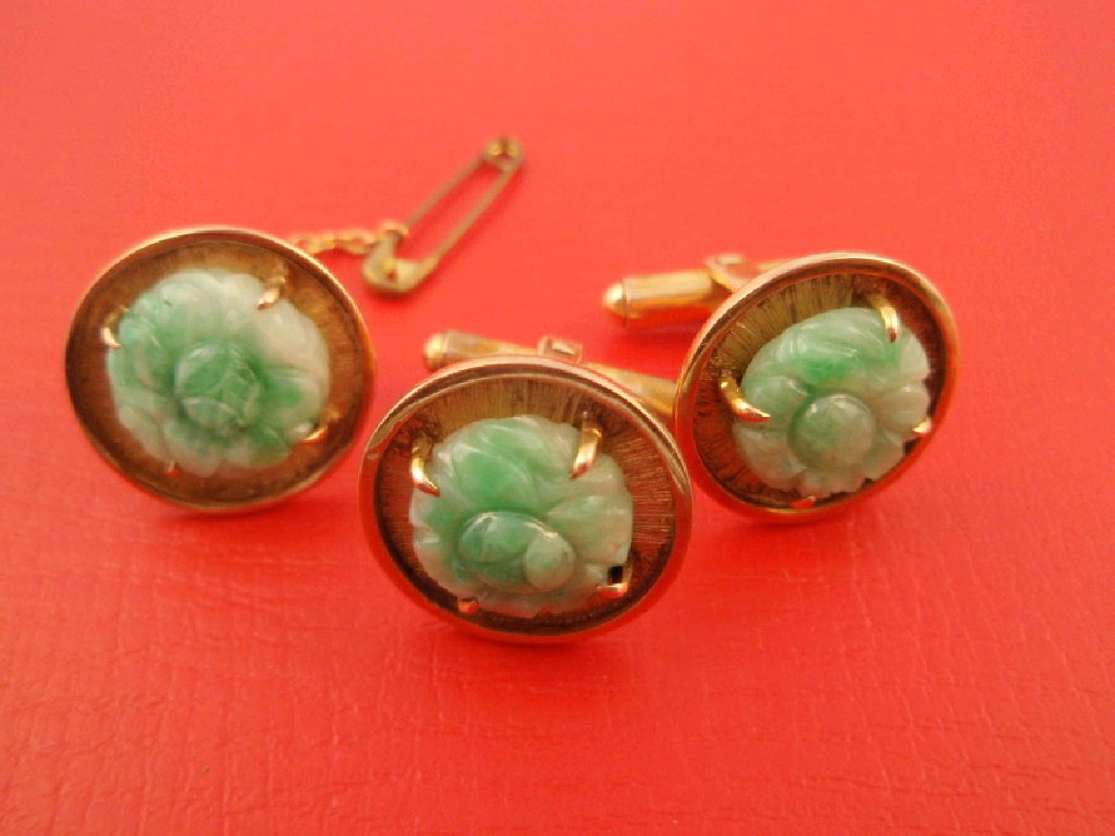 Appraisal: A set of oriental style tie pin and cuff links