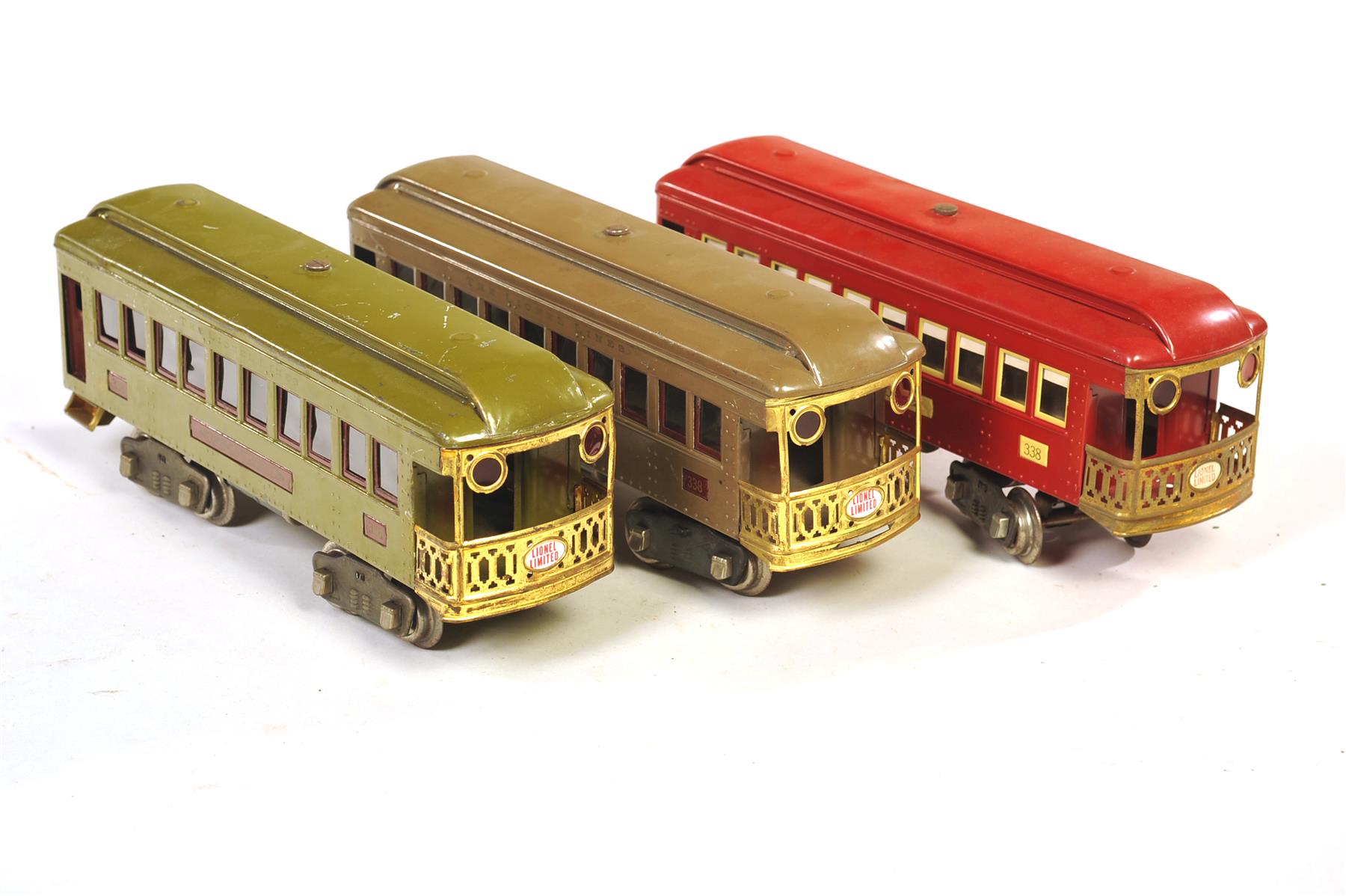 Appraisal: THREE LIONEL LINES STANDARD GAUGE OBSERVATION CARS American ca -