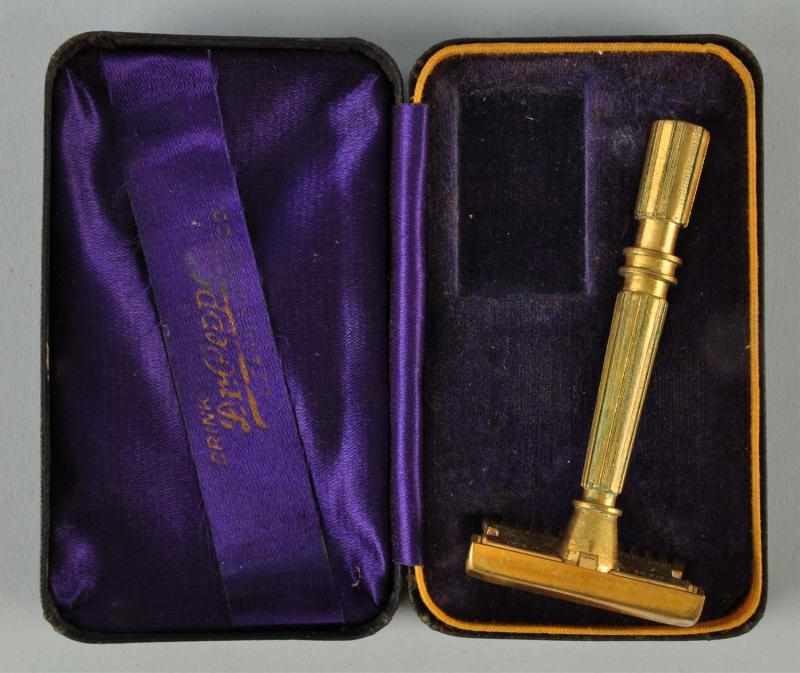 Appraisal: GEM Razor with Original Box Promoting Dr Pepper Description Circa