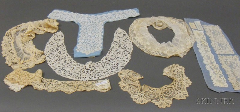 Appraisal: Assorted Lace Collars Cuffs and Other Accessories th th century