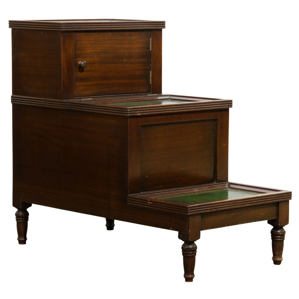 Appraisal: MAHOGANY AND LEATHER TOP LIBRARY STEPSHaving green leather top steps