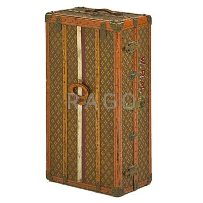 Appraisal: AUX ETATS-UNIS FRENCH LEATHERBOUND STEAMER TRUNK Condition Report